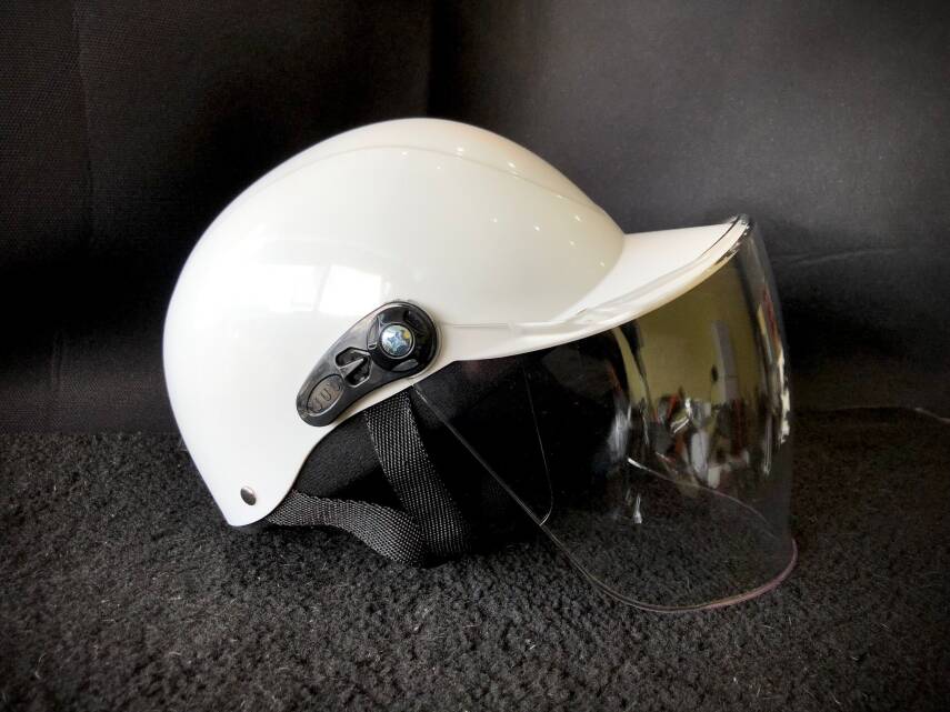 PH-810 JOKEY KASK CAMLI KIRILMAZ BEYAZ - 1